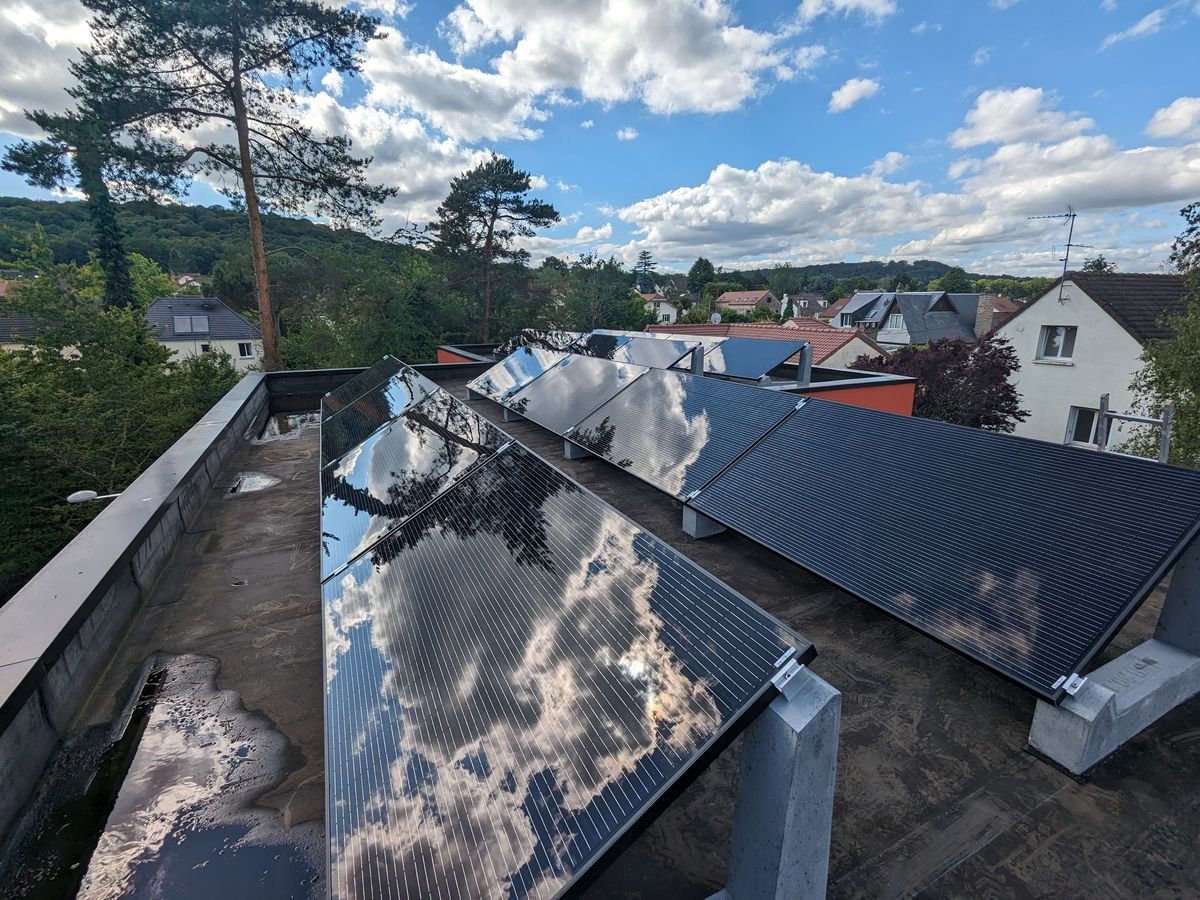 Installation photovoltaïque Sovexis sur toit terrasse à Saint-Rémy-lès-Chevreuse